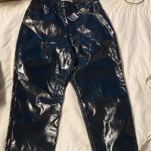 A&F Vegan Leather 90's
Straight Pants Ultra High Rise Curve Love - Picture 2 of 8